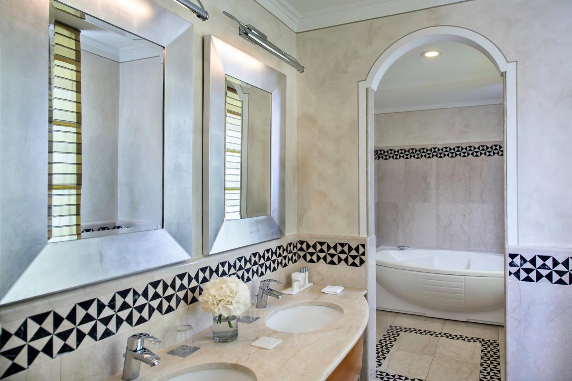Renaissance Mediterraneo 4* Napoli