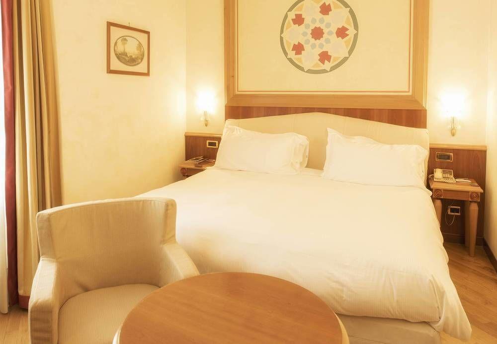 Renaissance Mediterraneo 4* Napels