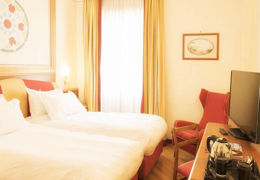 Renaissance Mediterraneo 4* Napels