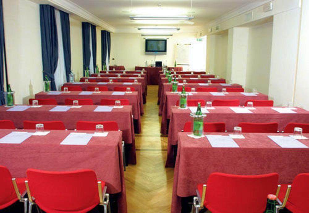 Renaissance Mediterraneo Hotel Napels