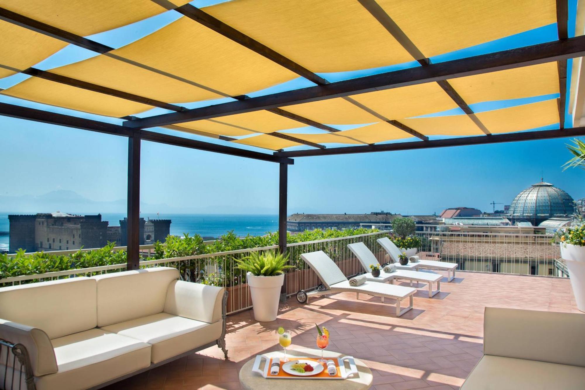 Renaissance Mediterraneo 4* Napels