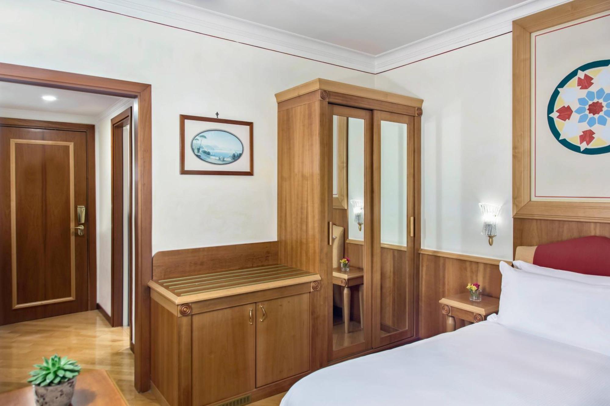 Hotel Renaissance Mediterraneo Napels
