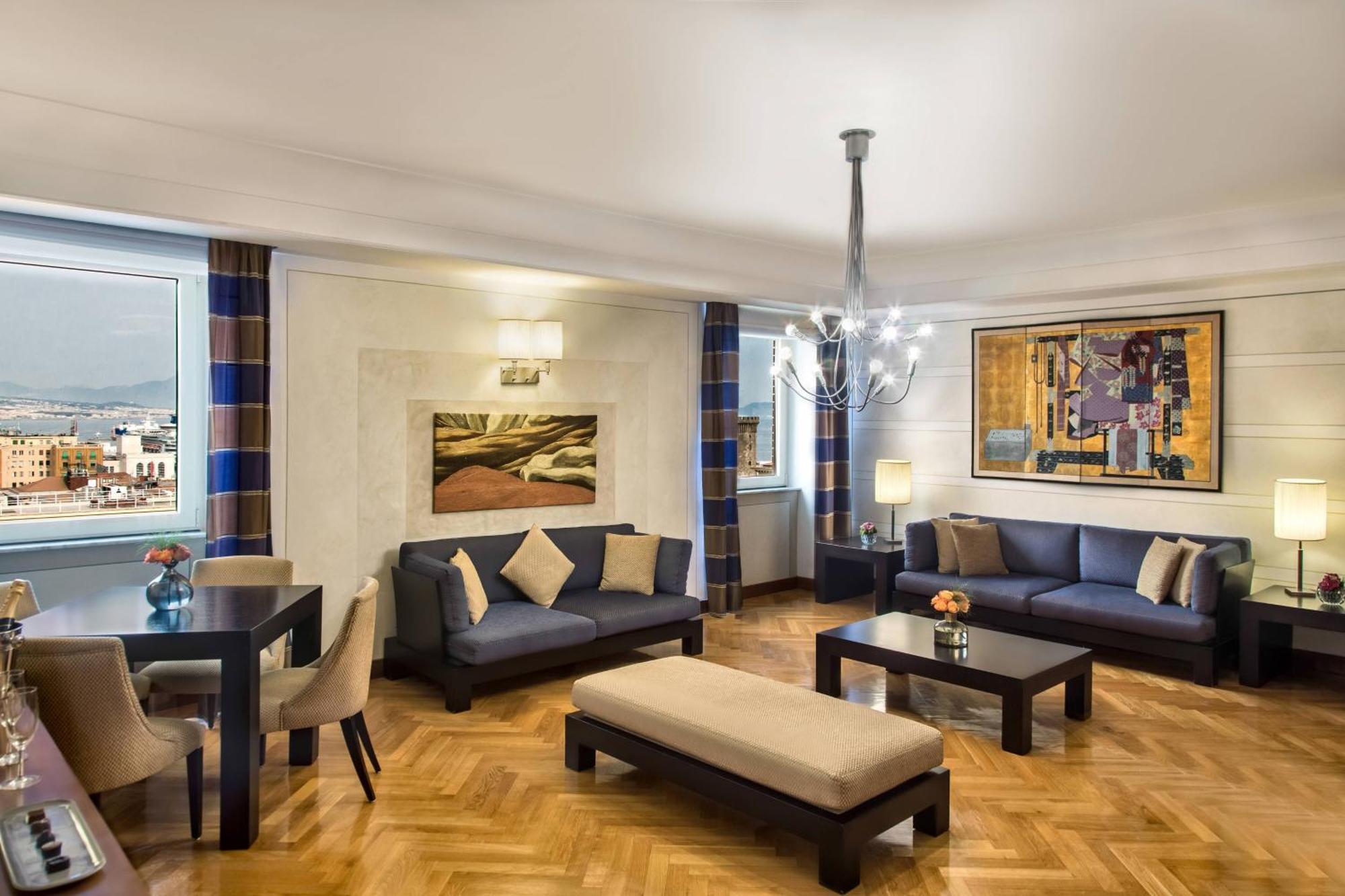 Renaissance Mediterraneo 4* Napels