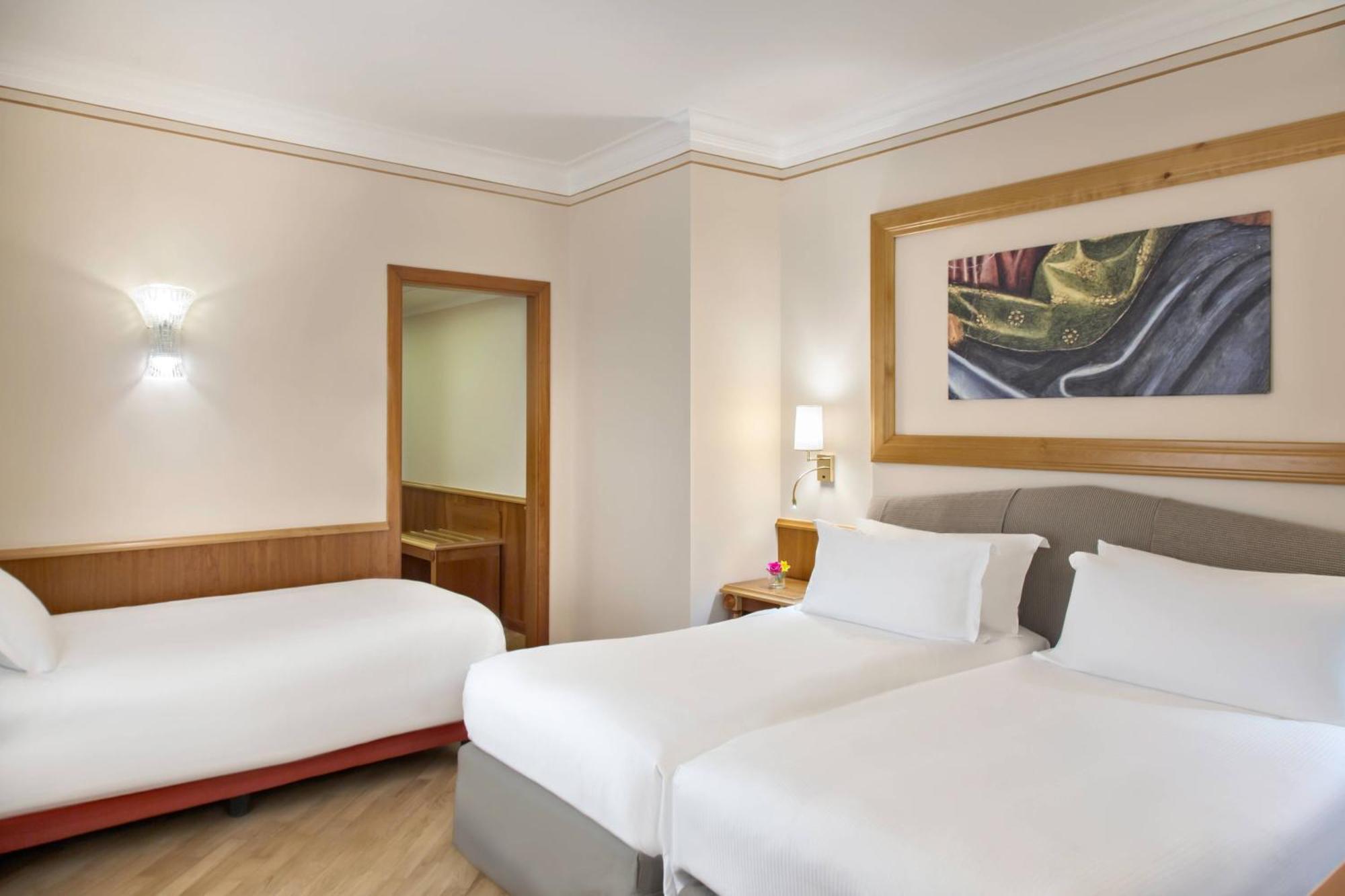 Renaissance Mediterraneo Hotel Napels
